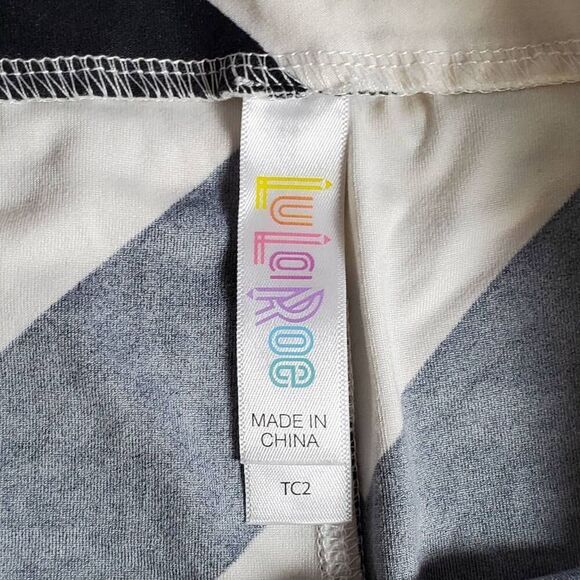 LuLaRoe TC2 Chevron Floral Leggings Black White Pink Simply Comfortable Stretch - Picture 5 of 7